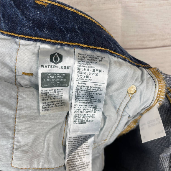 Levi’s 501 High Rise Fitted Through The Hip Denim Jean Shorts Women's Size 25 - Picture 9 of 10